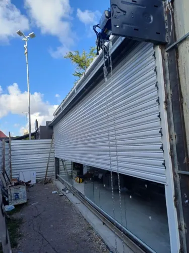Porta automática no precinho... Já com instalação