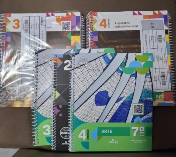 Vendo livros novos Coleção Pitágoras Somos Educação 7°ano/ Volume 3 e 4 completos