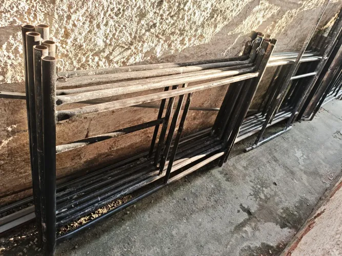 Andaimes Tubulares Seminovos 1,5x1,5m e 1x1m - Excelente Estado