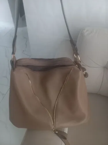 Bolsa nova. Cor bege.