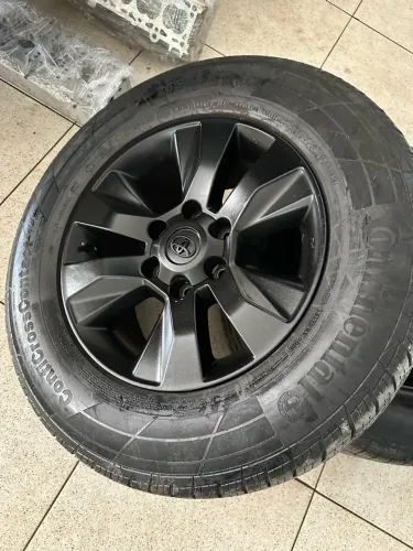 Jogo de rodas Hilux 17