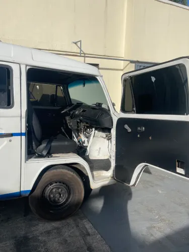 Volkswagen Kombi Standard/ Luxo/ Serie Prata 1994