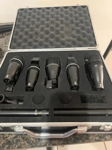Microfone de bateria vendendo