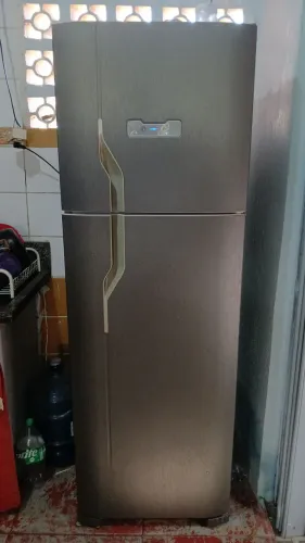 GELADEIRA ERA DO MEU USO SEMINOVA 1 ANO USEI