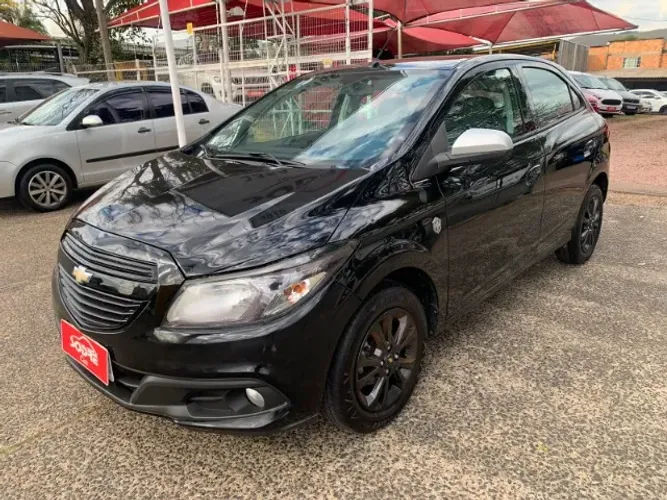 Chevrolet Onix Hatch Selecao 1.0 8V Flex Mec. 4P 2015