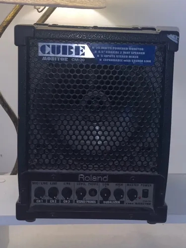 Roland CM-30 Cube Monitor - Preço para desapegar rápido