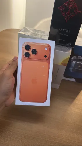 iPhone 17 pro Max lacrado
