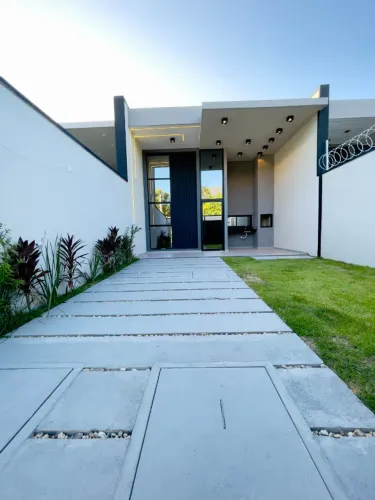 Casa com três suítes no Eusébio - 104m²