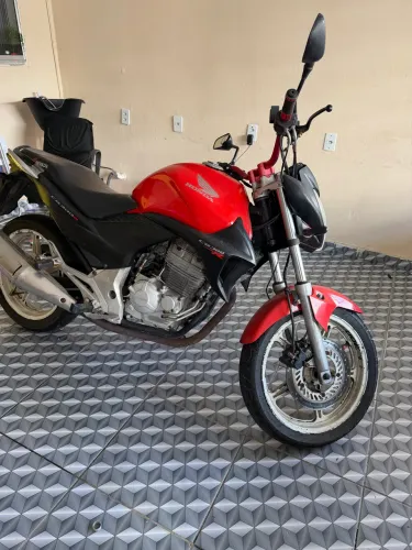 CB300R 2011 de leilão mas com possibilidade pra colocar em dias 