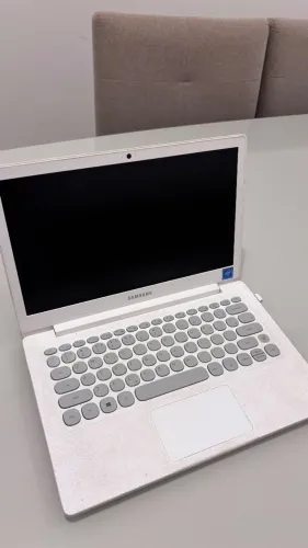 Notebook Samsung Flash F30 13.3?
