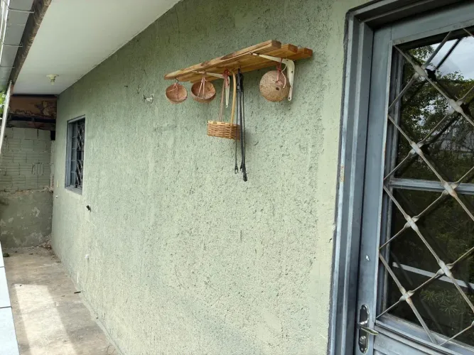 Alugo apartamento de 2 quartos sacada com lavanderia e 1 vaga de garagem descoberta 