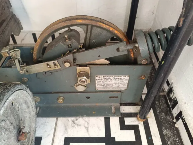 Limitador (freio) para elevadores 