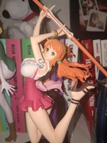 Nami Figure (ONE PIECE)