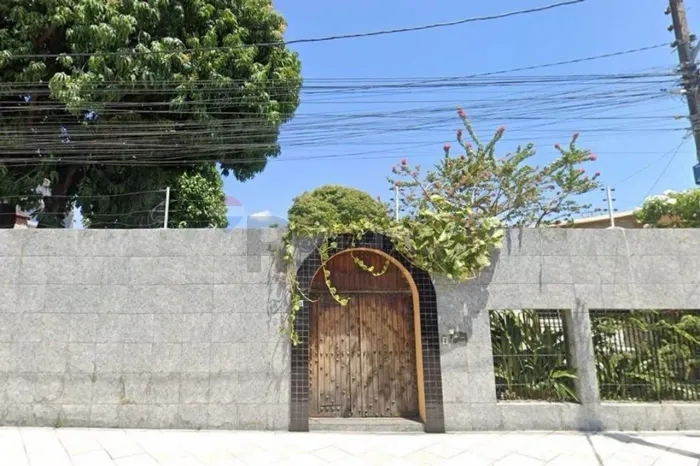 CASA DE ALTO PADRÃO PARA LOCAÇÃO, 3 SUITES, AREA EXTERNA ENORME ,PISCINA COM DECK, USINA E