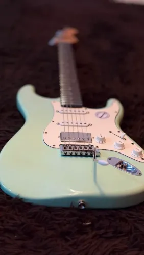 Guitarra stratocaster squier bullet by fender só peças de primeira