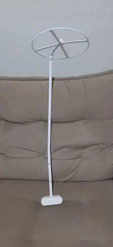 Vendo um suporte pra berco super prático. 