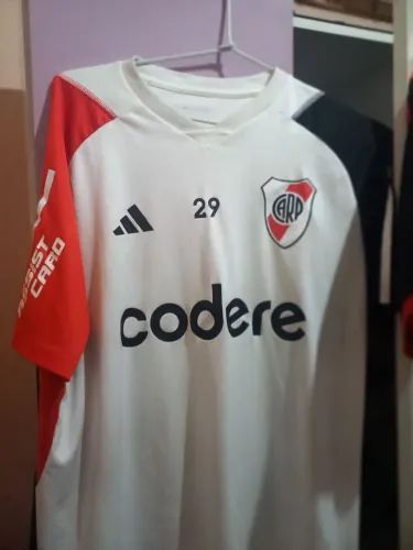 Camisa river plete
