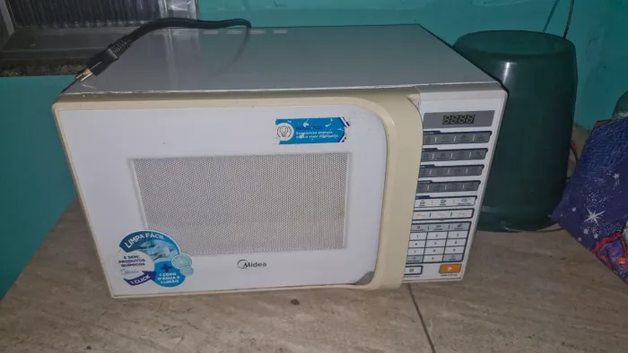 Micro-ondas midea 35 litros em perfeito estado