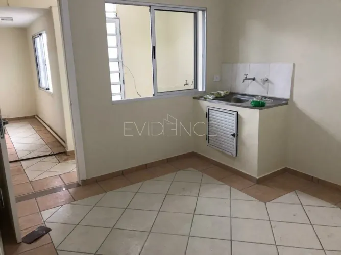 Sobrado comercial para locação na Vila Gomes Cardim - 4 salas, 2 banheiros, 140m²