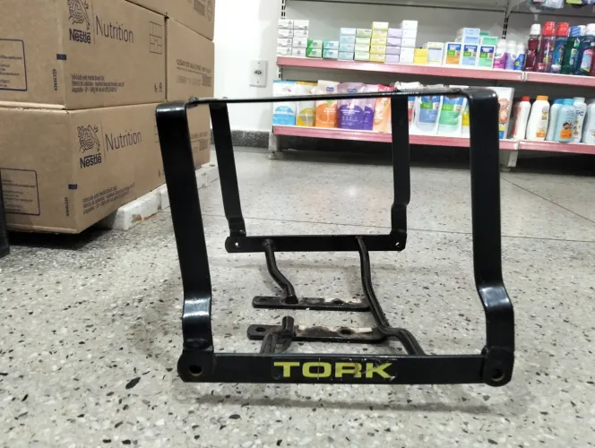 Vendo suporte para baú Titan 150 