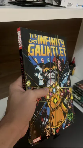Infinity Gauntlet TPB em inglês