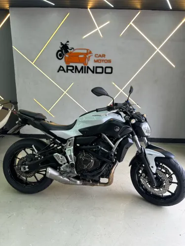 YAMAHA MT-07 ABS