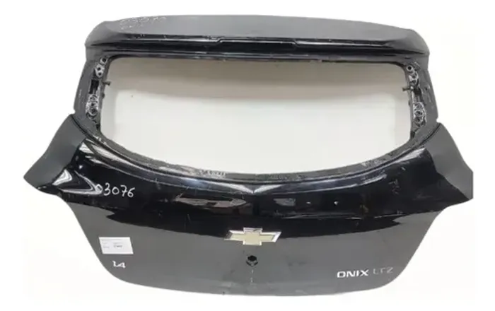Tampa Traseira Gm Onix Hatch 2013 2019 Preto C/ Furo Detalhe