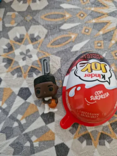 Kinder joy funko pop stranger things Lucas