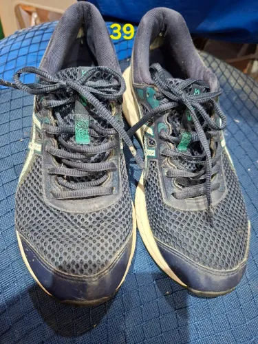 Tênis asics 39