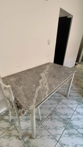 Mesa 6 lugares com 2 cadeiras MÁRMORE