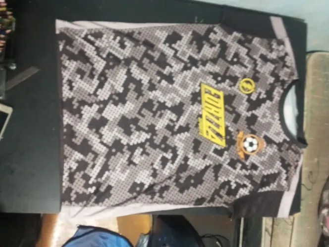 Vendo essa camiseta de futebol estilosa tamanho G de malha poliéster