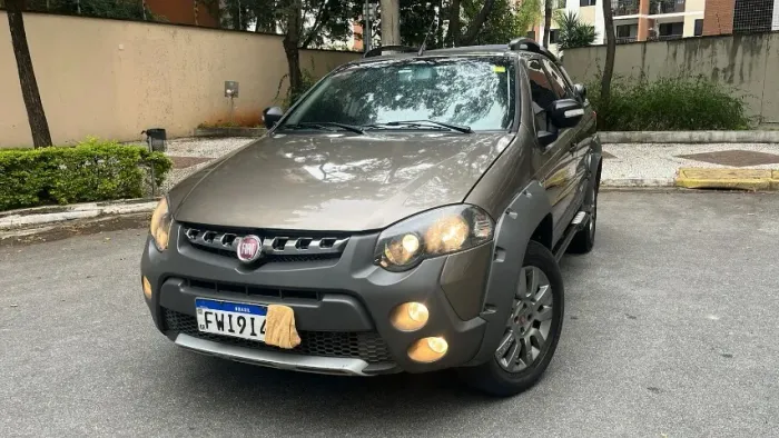 Fiat Strada Adventure1.8/ 1.8 Locker Flex CD 2015