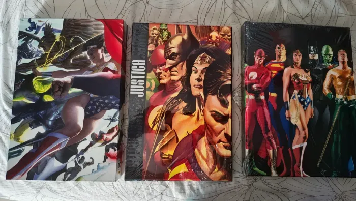 Trilogia edição absoluta Alex Ross (Reino do amanhã, Justiça e os maiores super heróis)