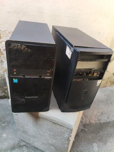 3 Monitores + 2 Gabinetes (Fonte + Placa mãe + Processador + RAM) 