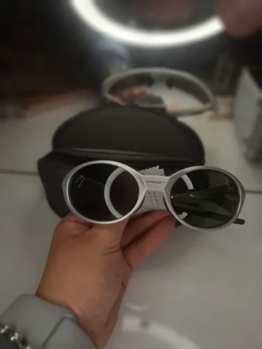 Óculos Oakley Núcleos Prizm Preto Polarizado