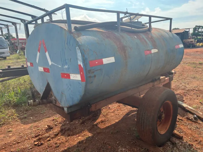 Tanque com carretinha para água 3.000 L para trator