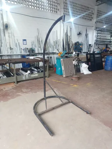 Suporte para cesto balanço. 