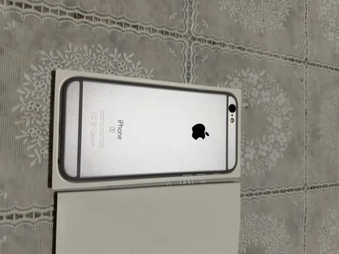 iPhone 6s sem detalhes muito novo