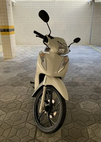 HONDA BIZ 125 ANO 2021 BRANCA PEROLIZADA
