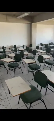 Cadeira Universitária Verde