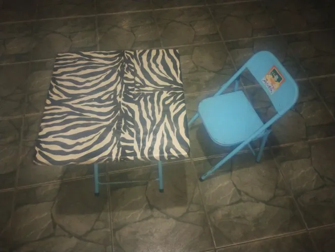 MESA E CADEIRA INFANTIL 