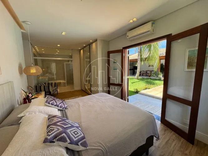 Casa com 04 quartos no Condomínio da Praia do Tenório