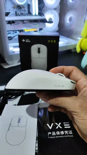 ATK VXE R1 SE Plus Mouse sem fio - Paw 3395 SE - Novo - 2.4G sem fio + com fio + Bluetooth