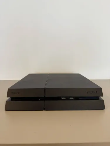 PlayStation 4 1TB + GTA V + Call of Duty: Black Ops + Controle Original