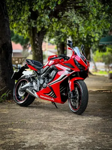 HONDA CBR 650R