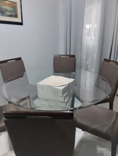 Conjunto Mesa e Cadeiras Lindo