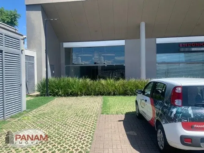 Loja em Navegantes com 438 m² , 10 vaga(s).