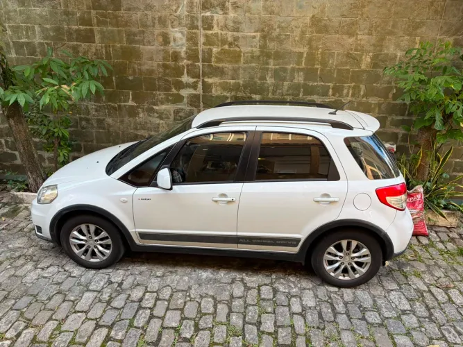 Suzuki SX4 2.0 16V 145cv 4WD 5P Aut. 2015
