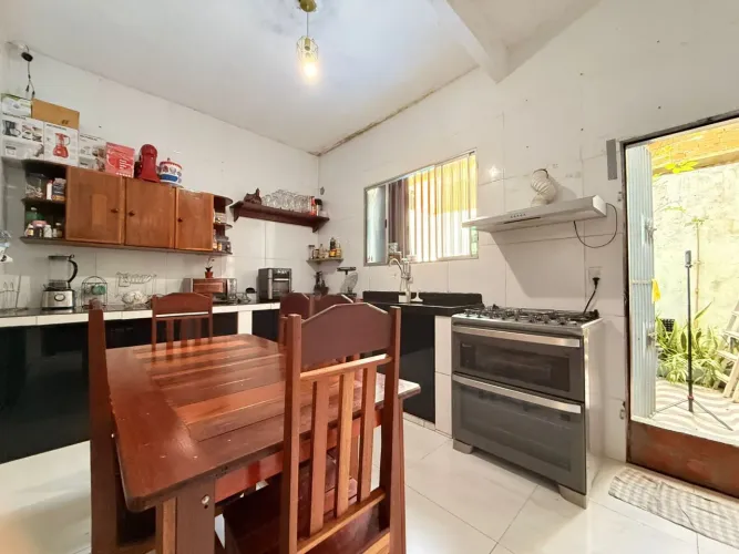 Casa de dois pavimentos à venda no CDP?