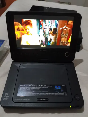 DVD SONY PORTATIL FX811